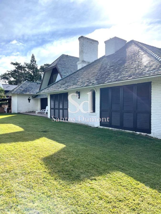 Casa ID.9716 - Casa en Venta 4 dormitorios Punta del Este