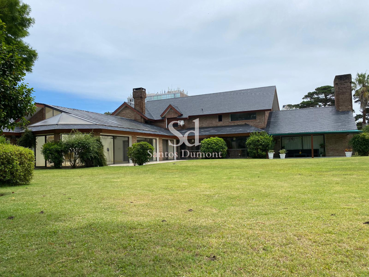 Casa ID.10339 - Venta Casa Playa Mansa-Punta del Este