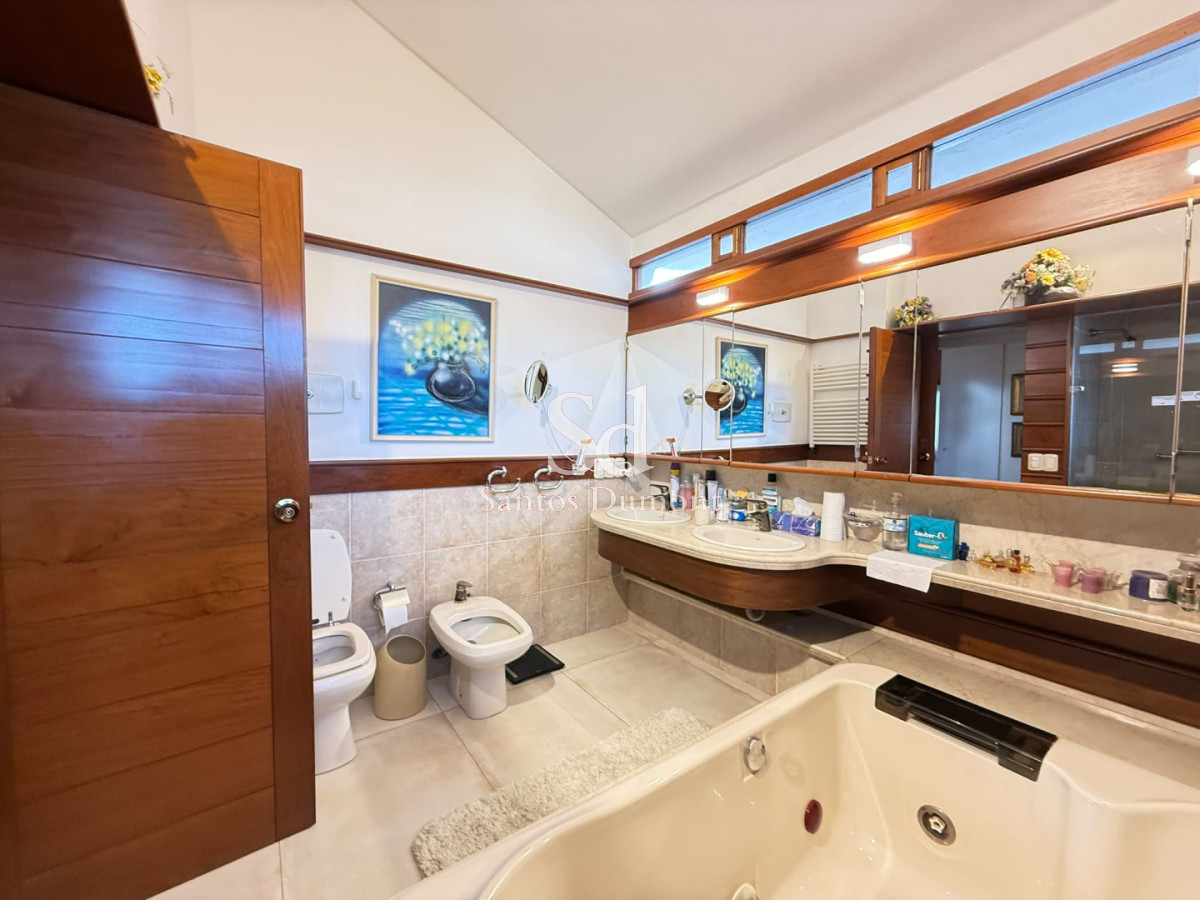 Casa ID.25788 - Venta Casa 5 dormitorios Punta del Este Playa Mansa
