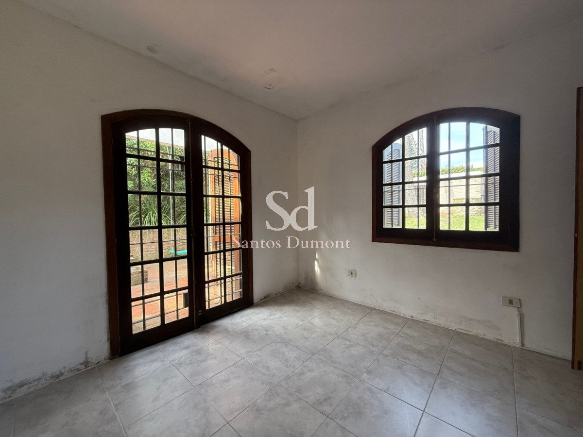 Casa ID.25724 - Casa en venta Playa Mansa, 5 dormitorios