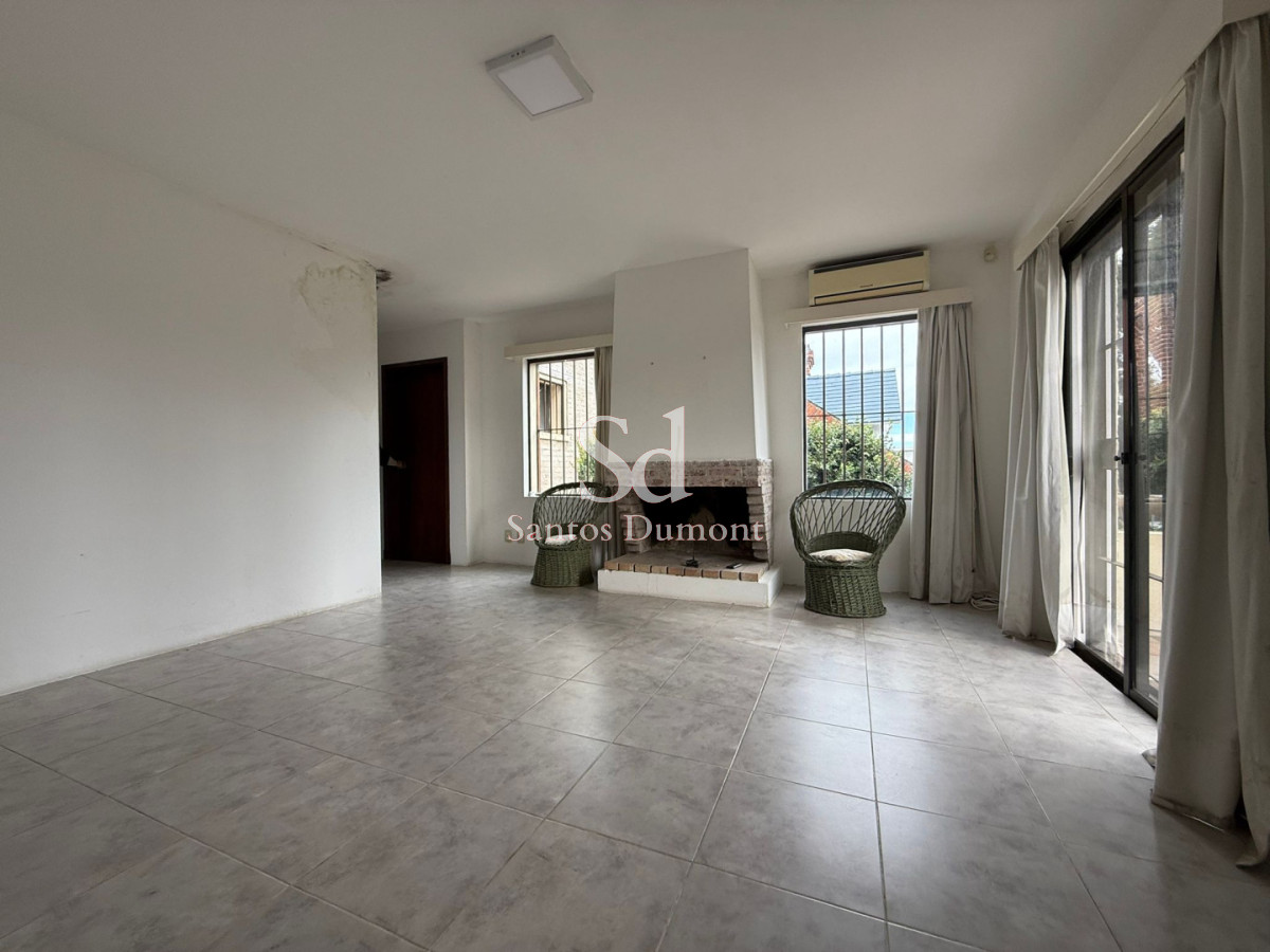 Casa ID.25724 - Casa en venta Playa Mansa, 5 dormitorios