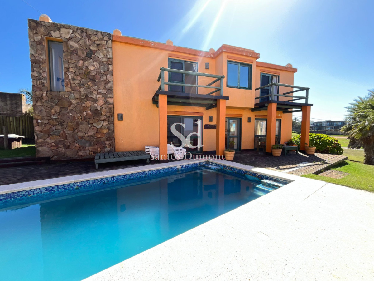 Casa ID.25328 - VENTA - EXCELENTE PROPIEDAD