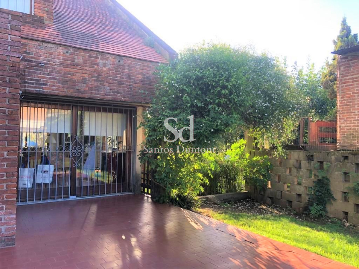 Casa ID.24606 - OPORTUNIDAD - ESPECTACULAR PARA DESARROLLO