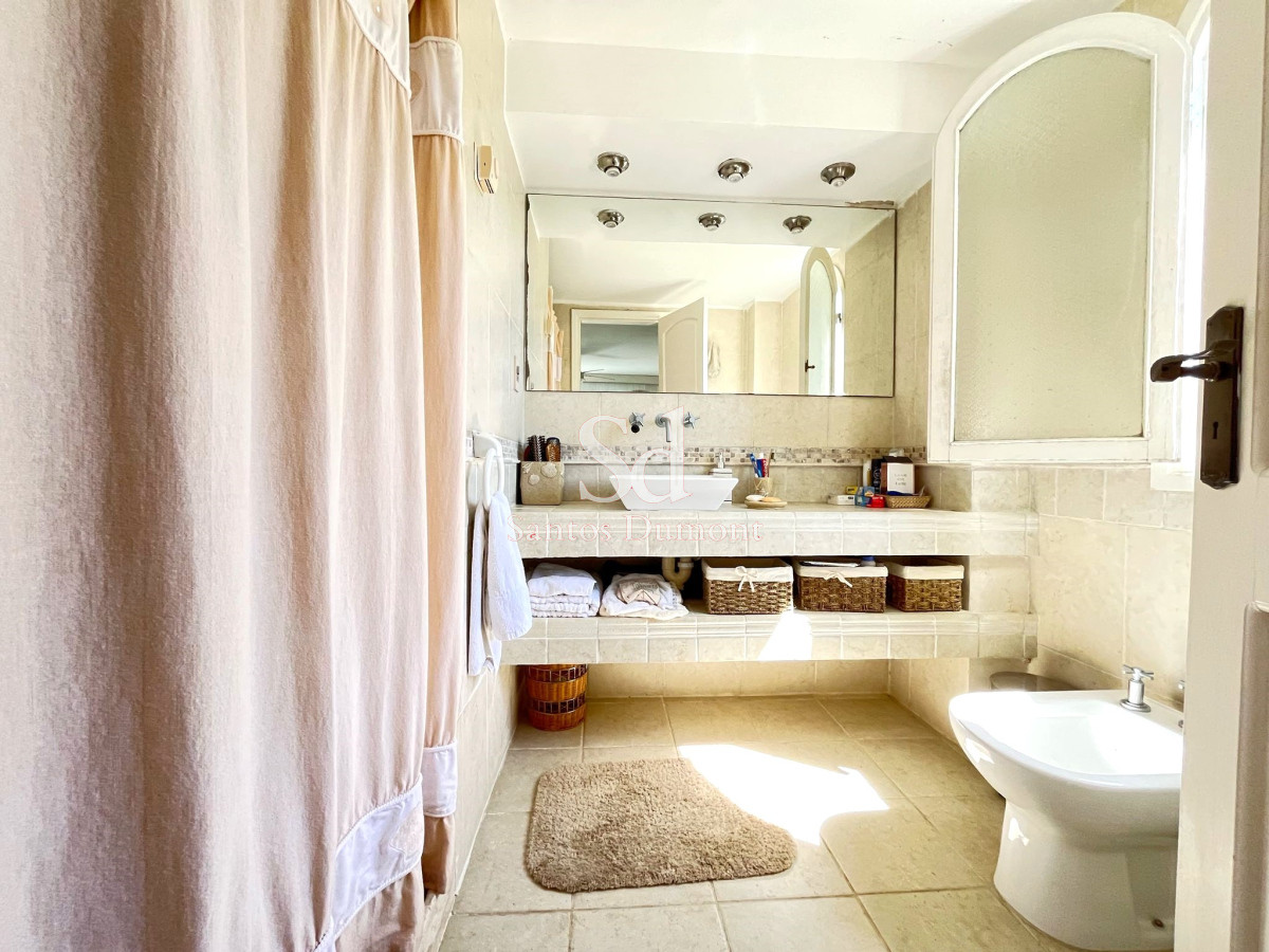 Casa ID.11620 - VENTA - EL CHORRO, A METROS DEL MAR