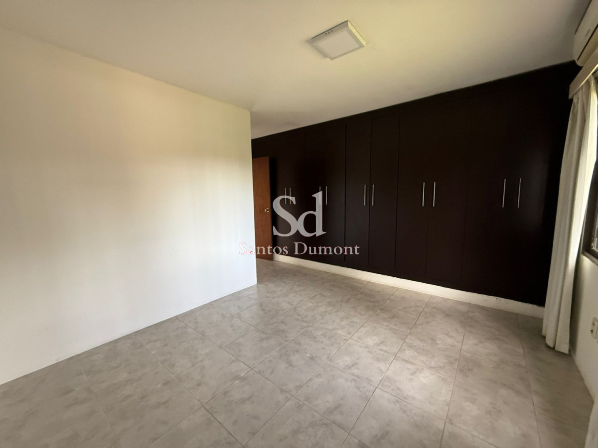 Casa ID.25724 - Casa en venta Playa Mansa, 5 dormitorios