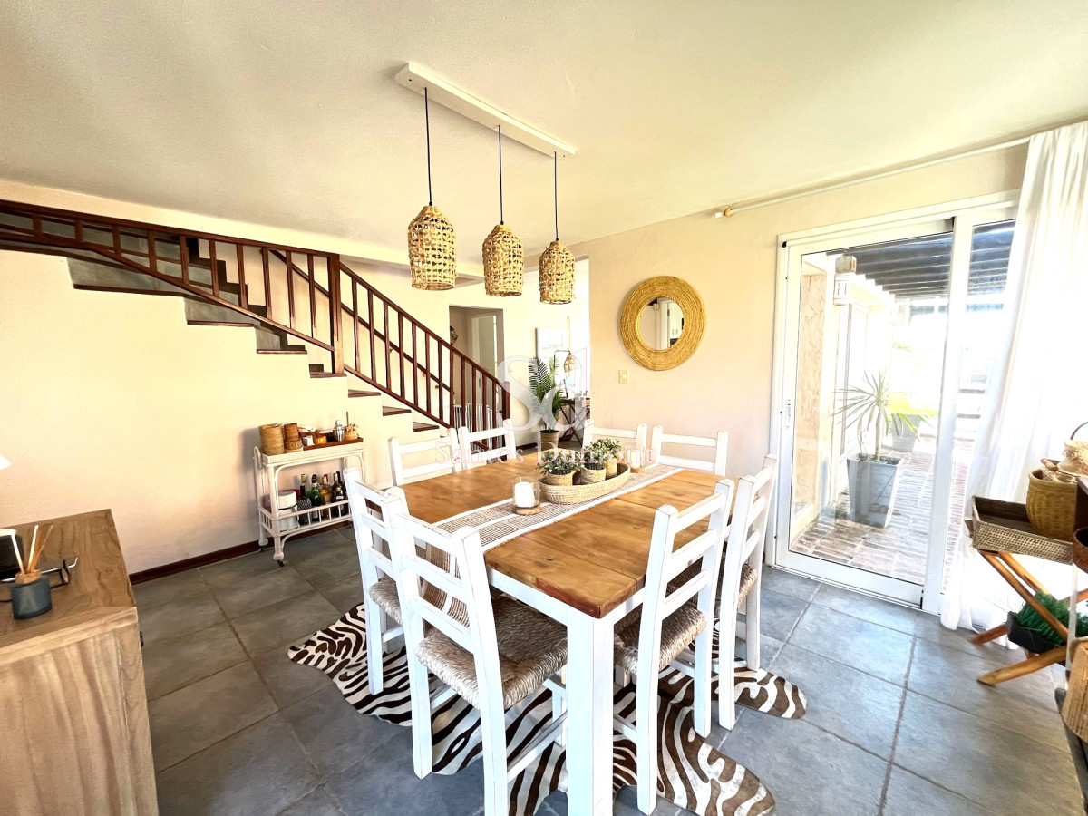 Casa ID.11620 - VENTA - EL CHORRO, A METROS DEL MAR