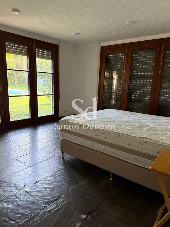 Casa ID.25352 - Venta Casa 6 dormitorios El Golf Punta del Este