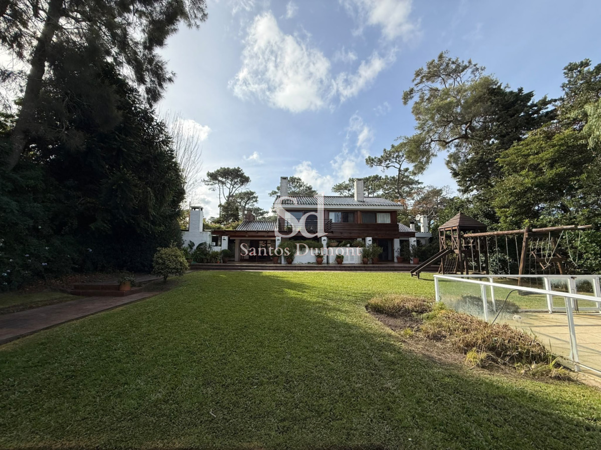 Casa ID.25788 - Venta Casa 5 dormitorios Punta del Este Playa Mansa