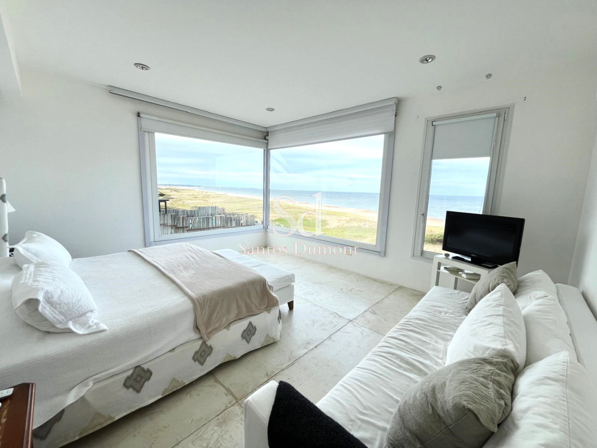 Casa ID.12011 - VENTA - ESPECTACULAR CASA SOBRE EL MAR, JOSE IGNACIO