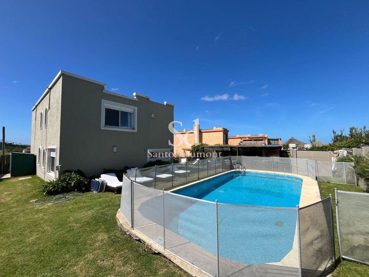 Casa ID.11620 - VENTA - EL CHORRO, A METROS DEL MAR