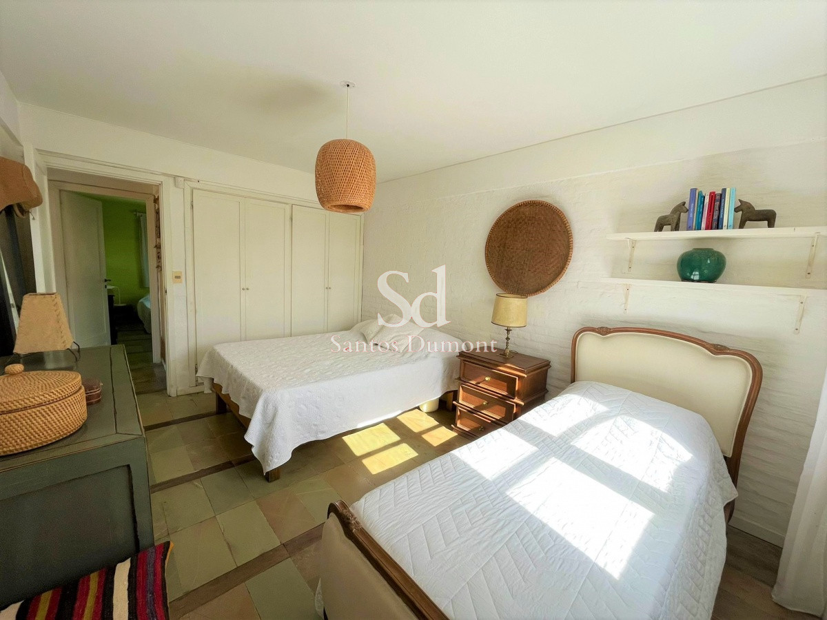 Casa ID.11703 - VENTA - EXCELENTE UBICACION