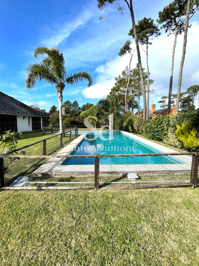 Casa ID.9716 - Casa en Venta 4 dormitorios Punta del Este