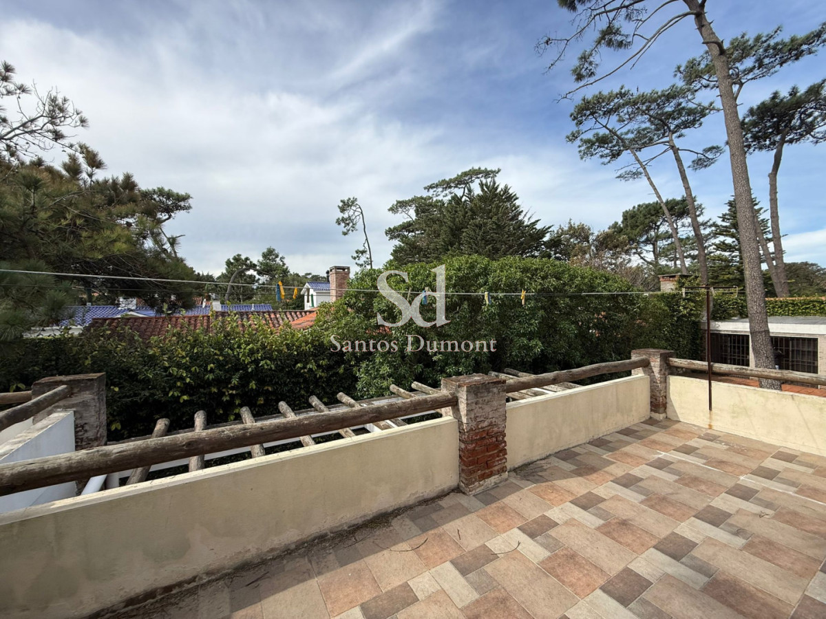 Casa ID.25724 - Casa en venta Playa Mansa, 5 dormitorios