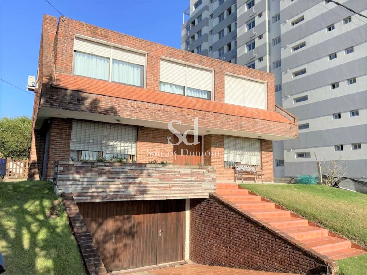 Casa ID.24606 - OPORTUNIDAD - ESPECTACULAR PARA DESARROLLO