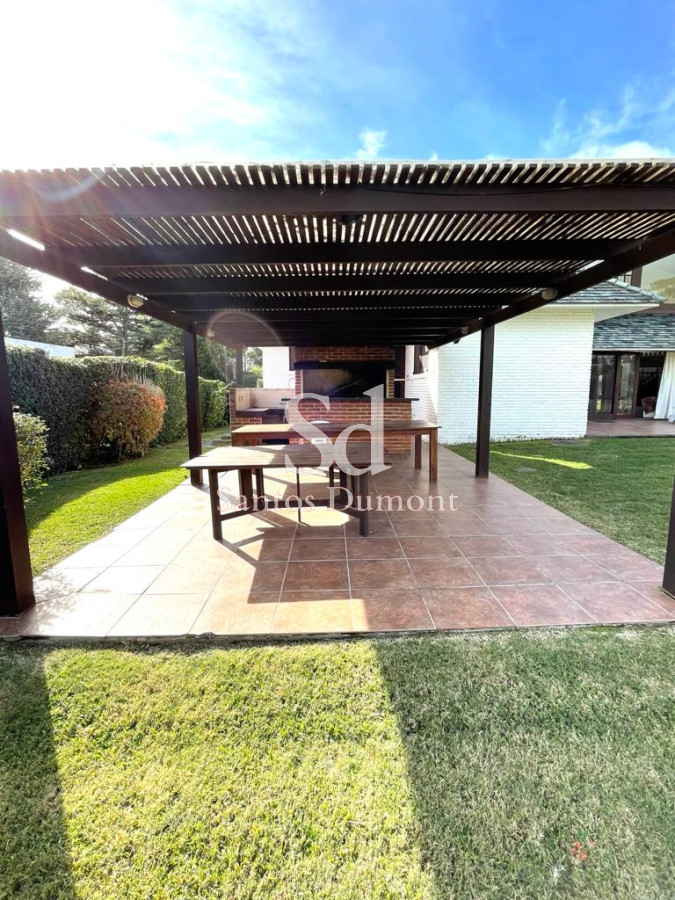 Casa ID.9716 - Casa en Venta 4 dormitorios Punta del Este