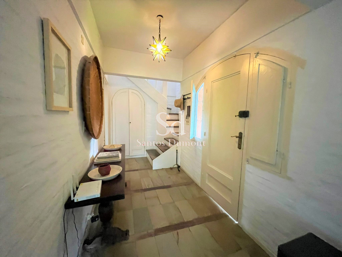 Casa ID.11703 - VENTA - EXCELENTE UBICACION