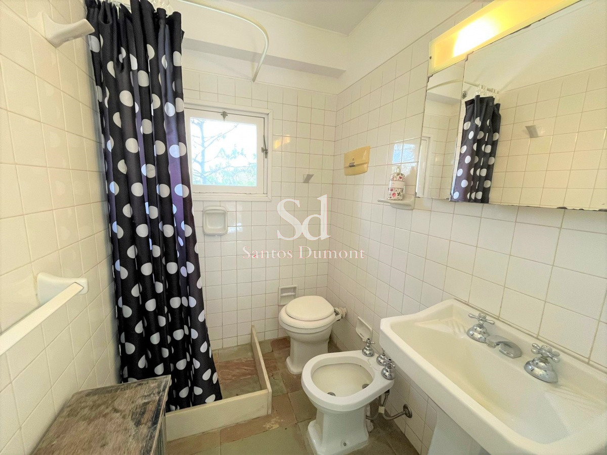 Casa ID.11703 - VENTA - EXCELENTE UBICACION