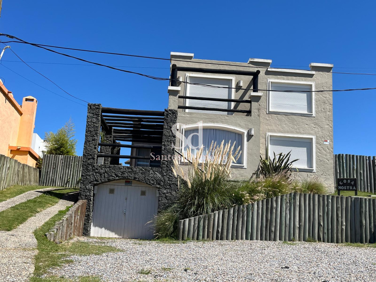Casa ID.11620 - VENTA - EL CHORRO, A METROS DEL MAR