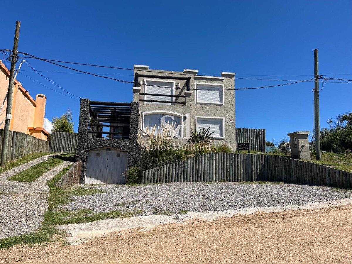 Casa ID.11620 - VENTA - EL CHORRO, A METROS DEL MAR