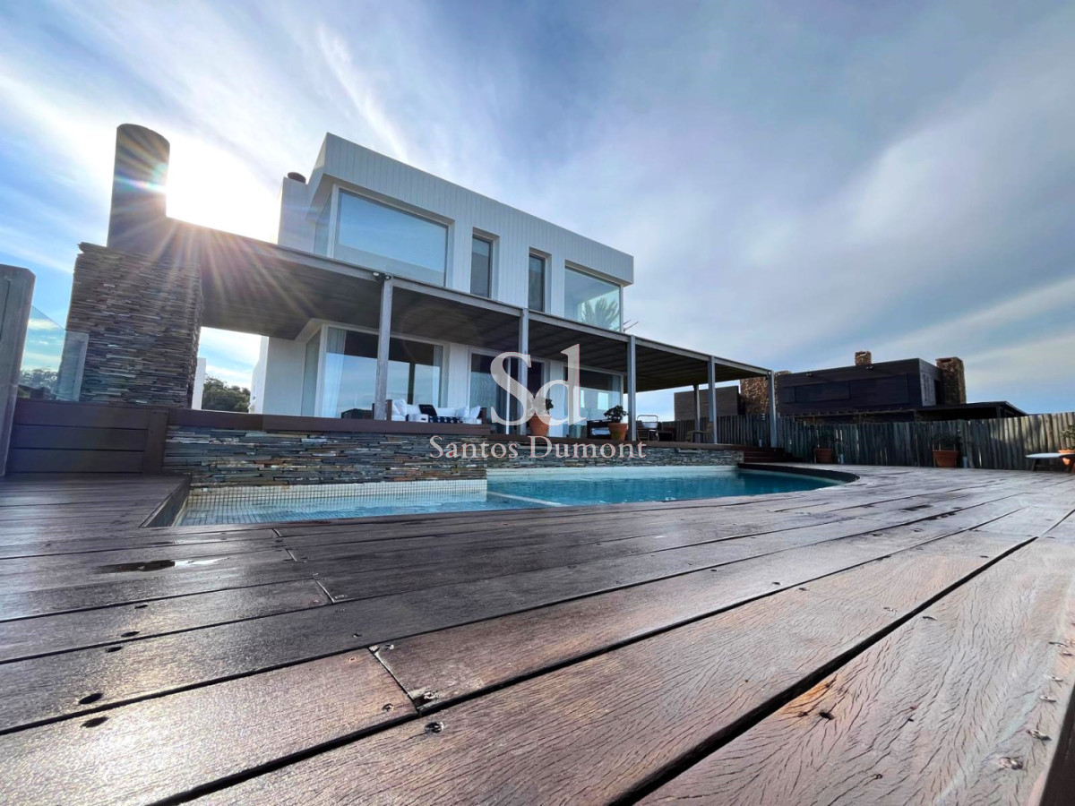 Casa ID.12011 - VENTA - ESPECTACULAR CASA SOBRE EL MAR, JOSE IGNACIO