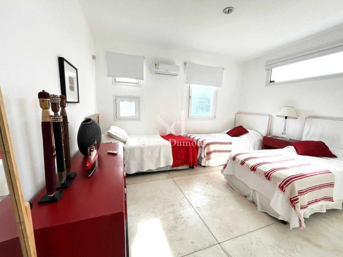 Casa ID.12011 - VENTA - ESPECTACULAR CASA SOBRE EL MAR, JOSE IGNACIO