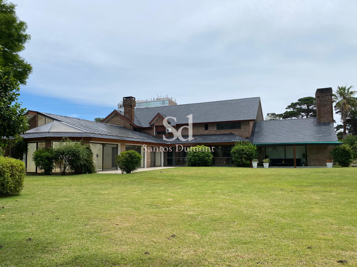 Casa ID.10339 - Venta Casa Playa Mansa-Punta del Este