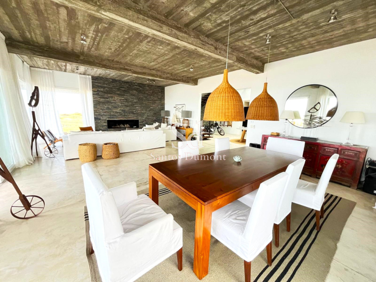 Casa ID.12011 - VENTA - ESPECTACULAR CASA SOBRE EL MAR, JOSE IGNACIO