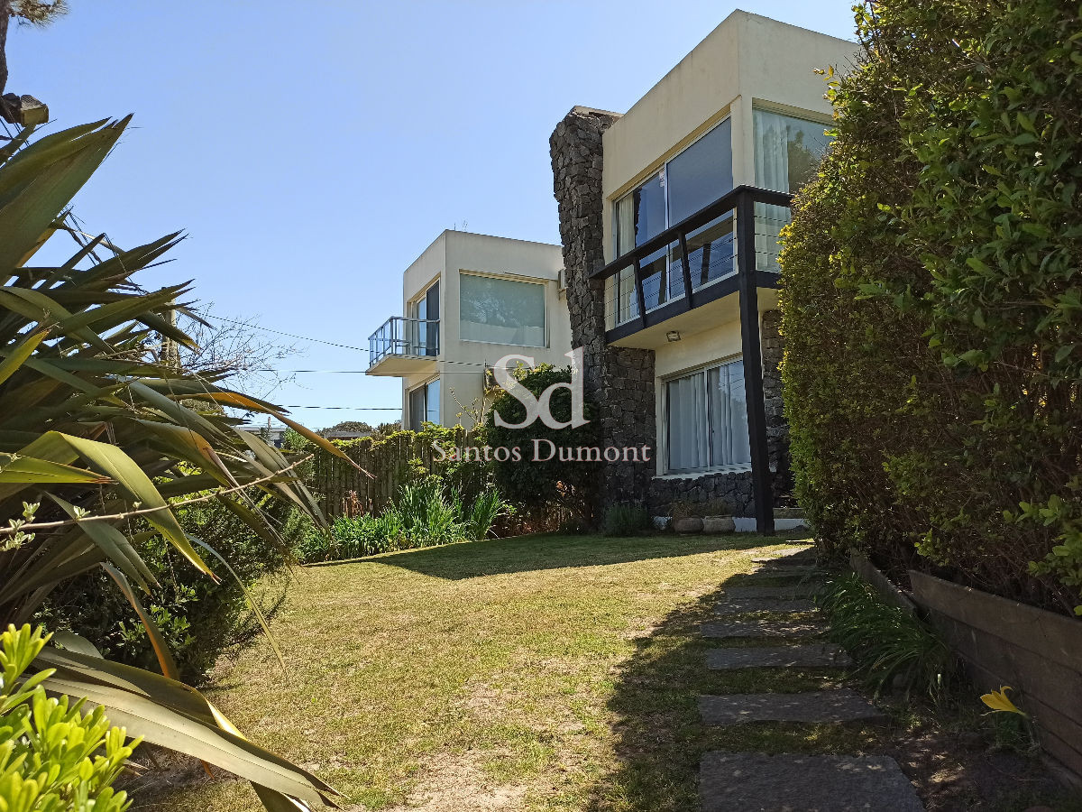Casa ID.11505 - VENTA - EXCELENTE UBICACION