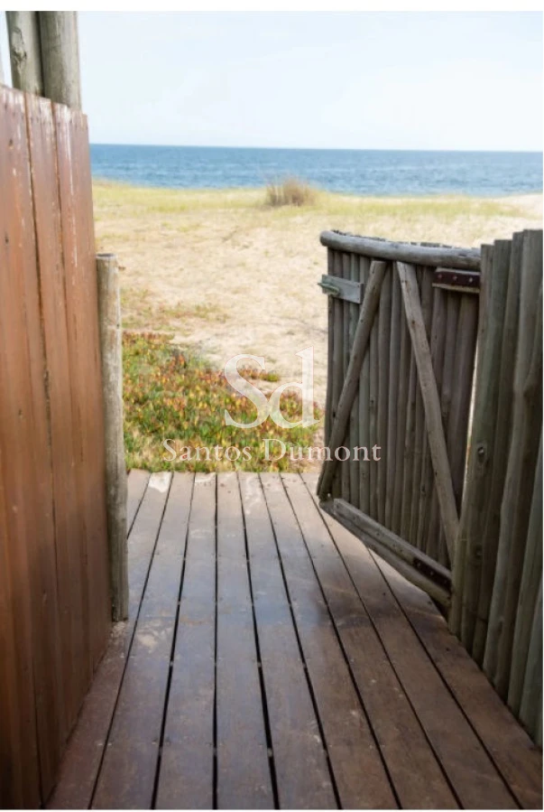 Casa ID.12011 - VENTA - ESPECTACULAR CASA SOBRE EL MAR, JOSE IGNACIO