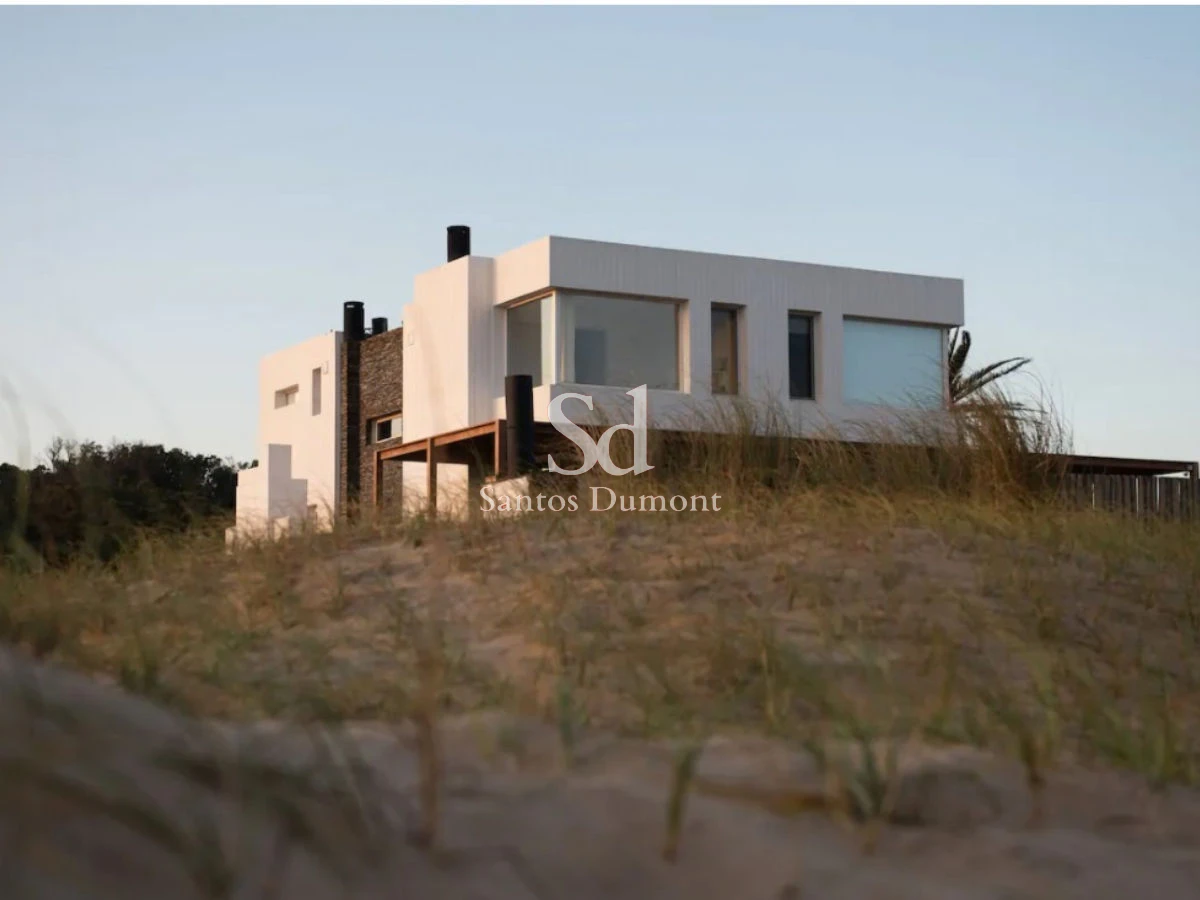 Casa ID.12011 - VENTA - ESPECTACULAR CASA SOBRE EL MAR, JOSE IGNACIO