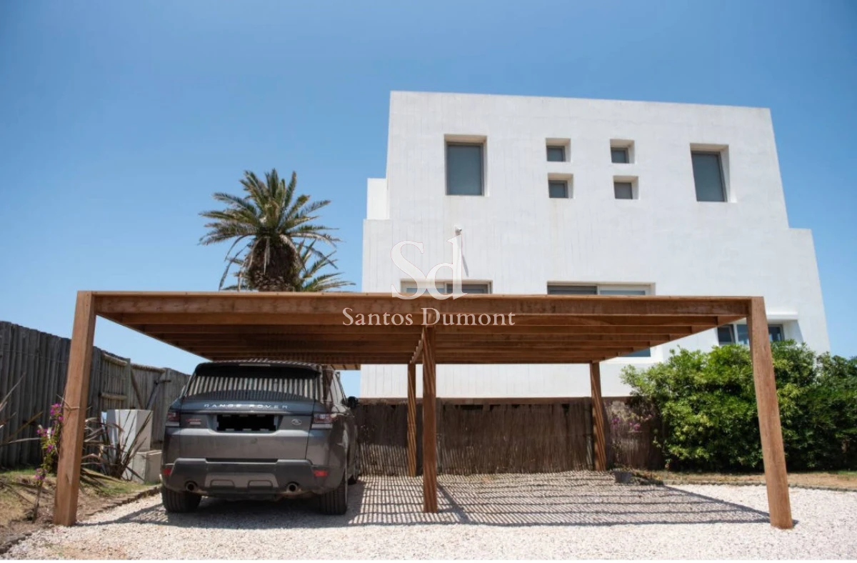 Casa ID.12011 - VENTA - ESPECTACULAR CASA SOBRE EL MAR, JOSE IGNACIO