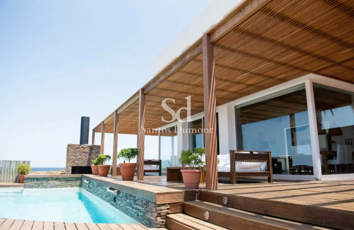 Casa ID.12011 - VENTA - ESPECTACULAR CASA SOBRE EL MAR, JOSE IGNACIO