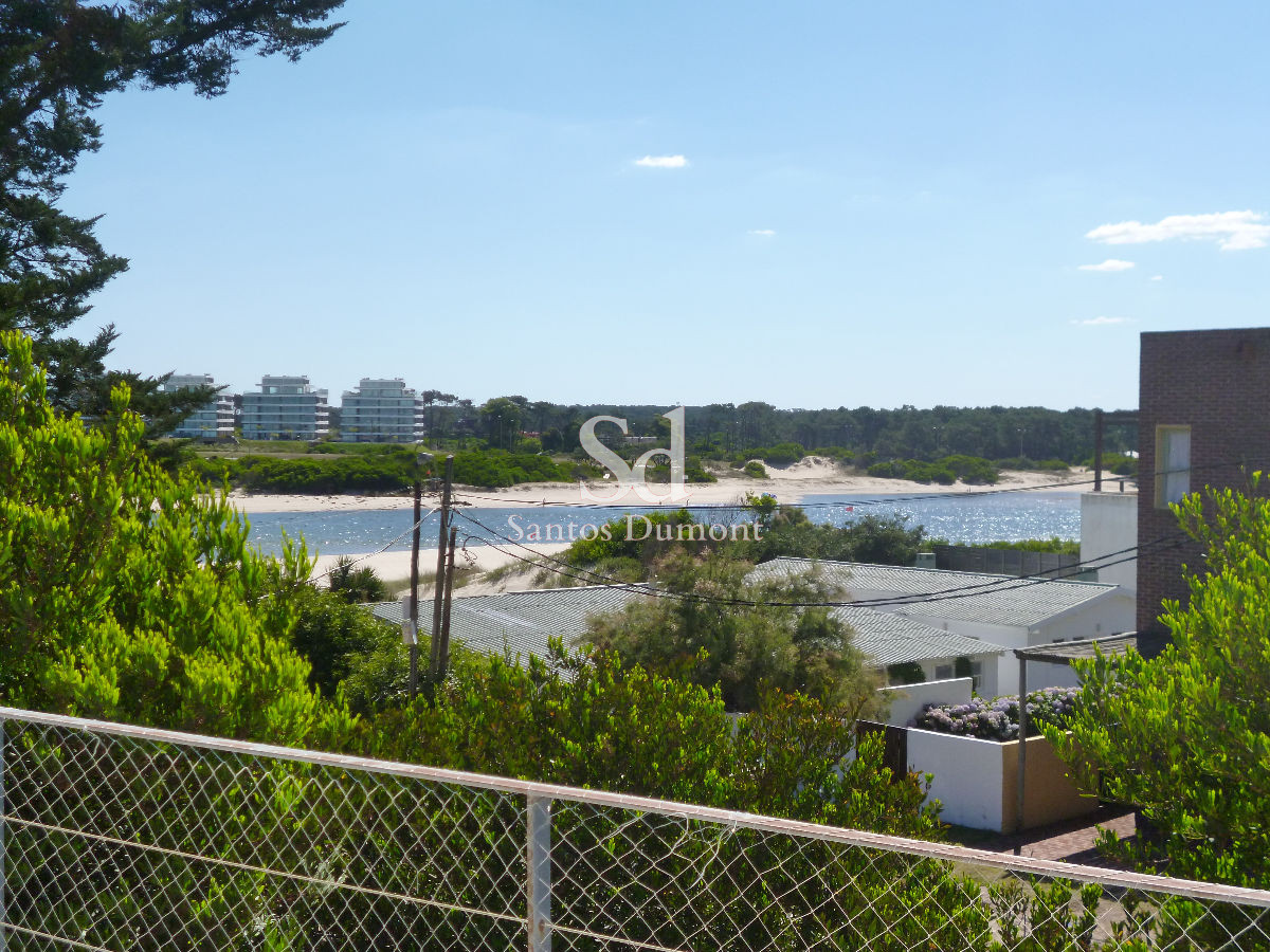 Casa ID.12184 - EXCELENTE UBICACION