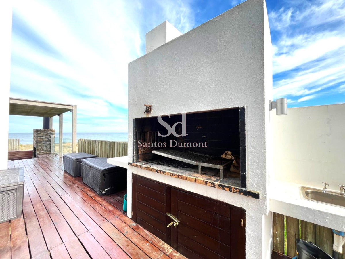 Casa ID.12011 - VENTA - ESPECTACULAR CASA SOBRE EL MAR, JOSE IGNACIO