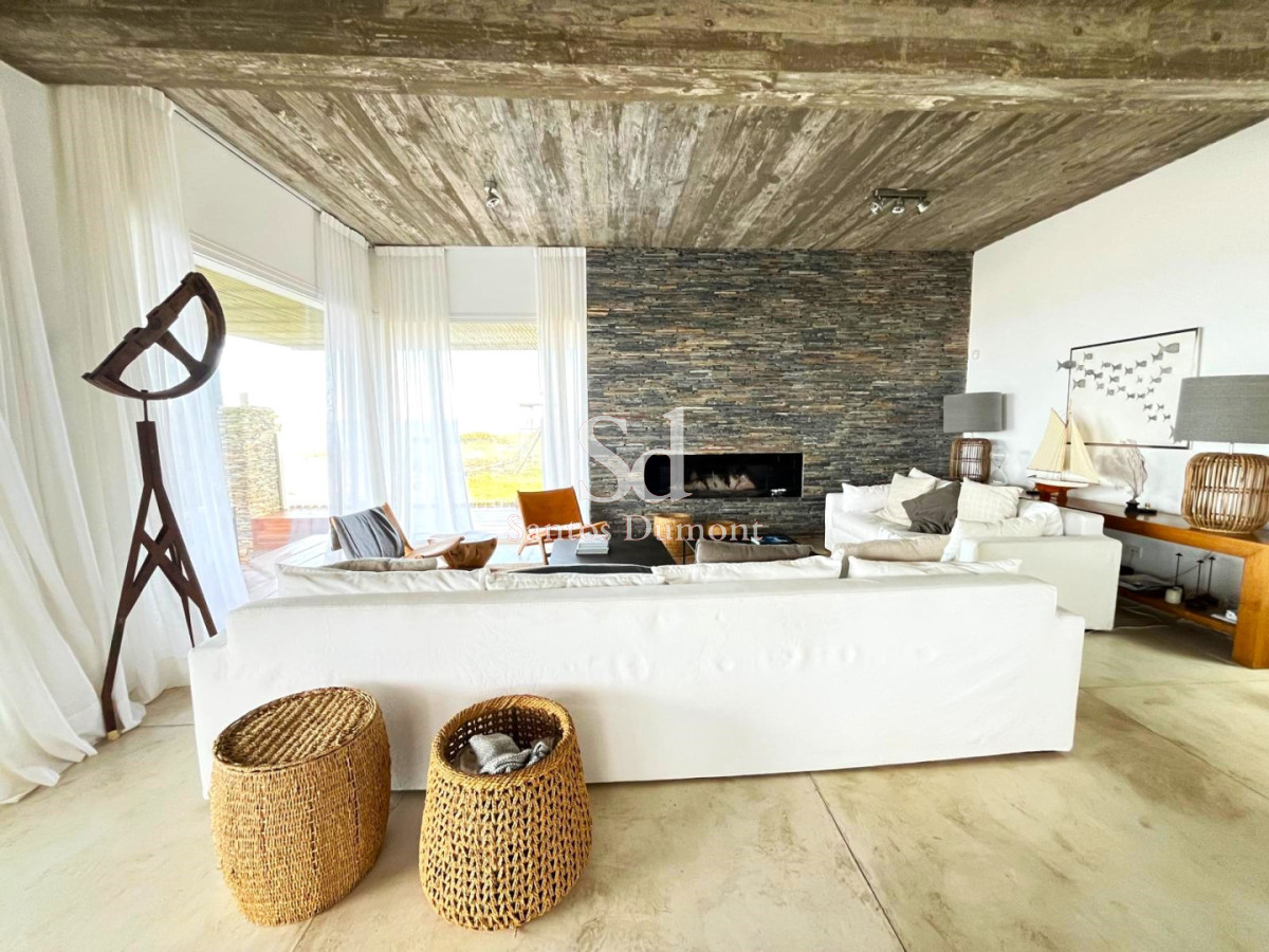 Casa ID.12011 - VENTA - ESPECTACULAR CASA SOBRE EL MAR, JOSE IGNACIO