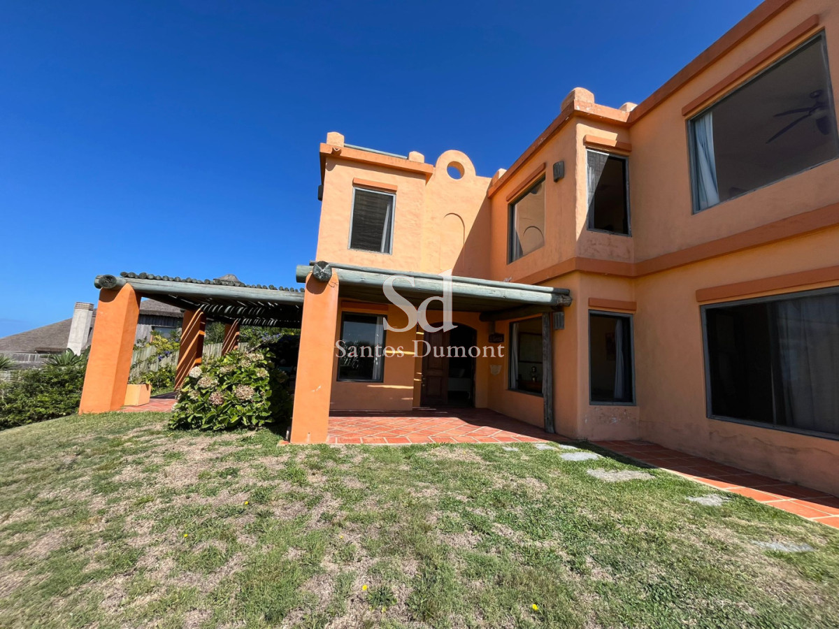 Casa ID.25328 - VENTA - EXCELENTE PROPIEDAD