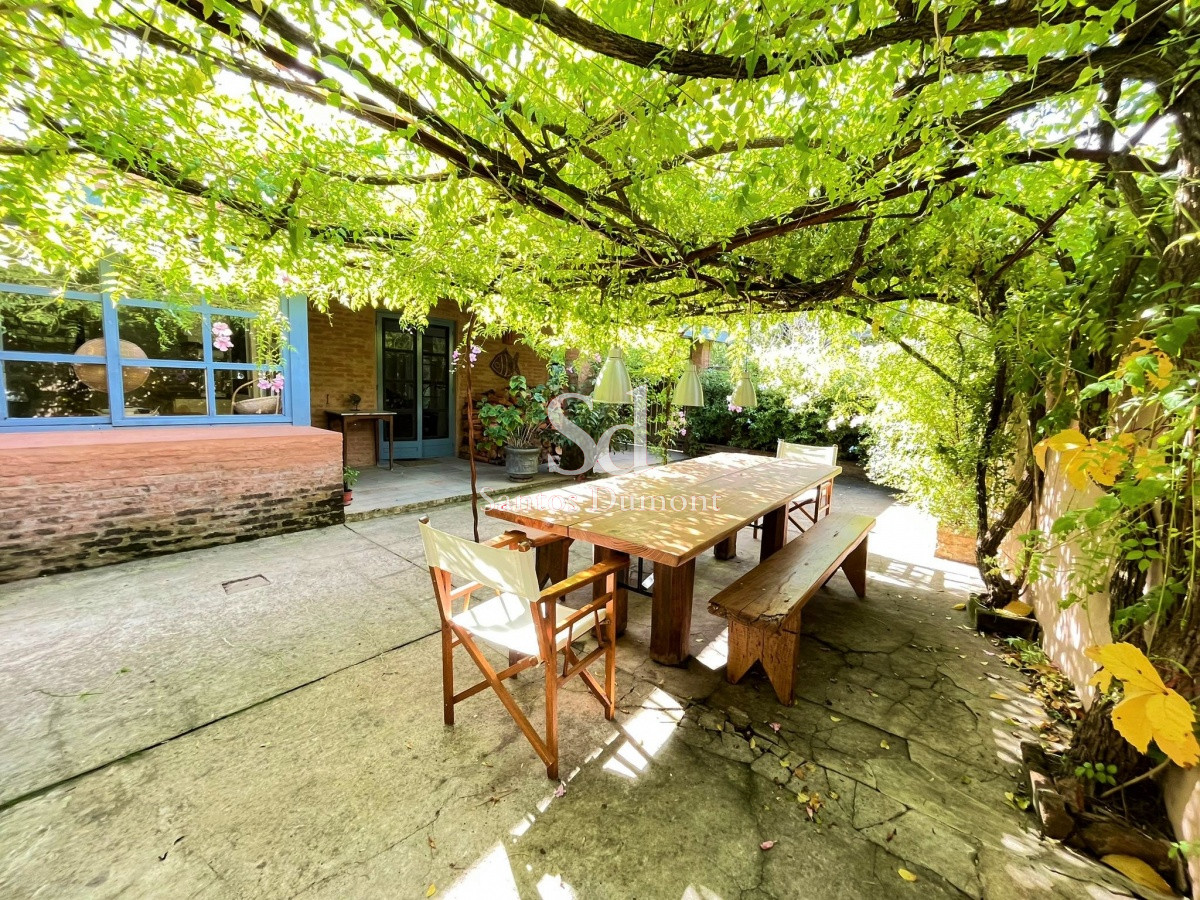 Casa ID.11703 - VENTA - EXCELENTE UBICACION