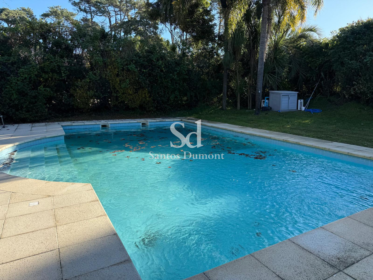 Casa ID.25352 - Venta Casa 6 dormitorios El Golf Punta del Este