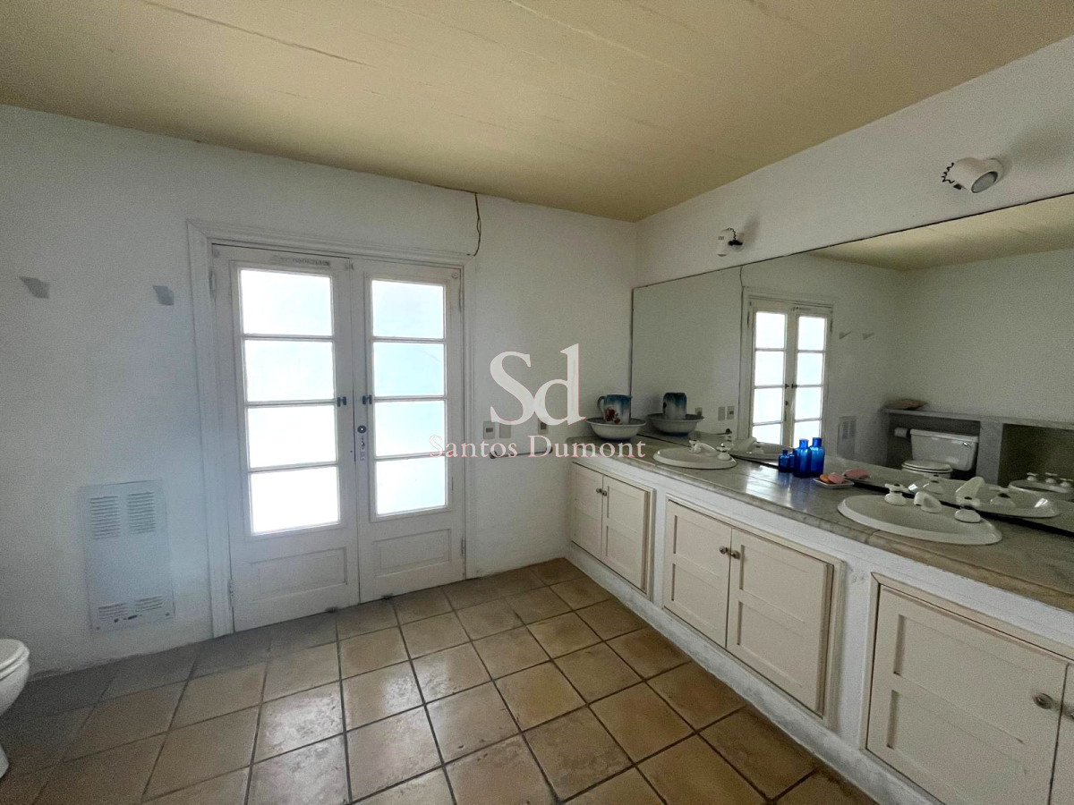 Casa ID.24519 - VENTA - ESPECTACULAR UBICACION