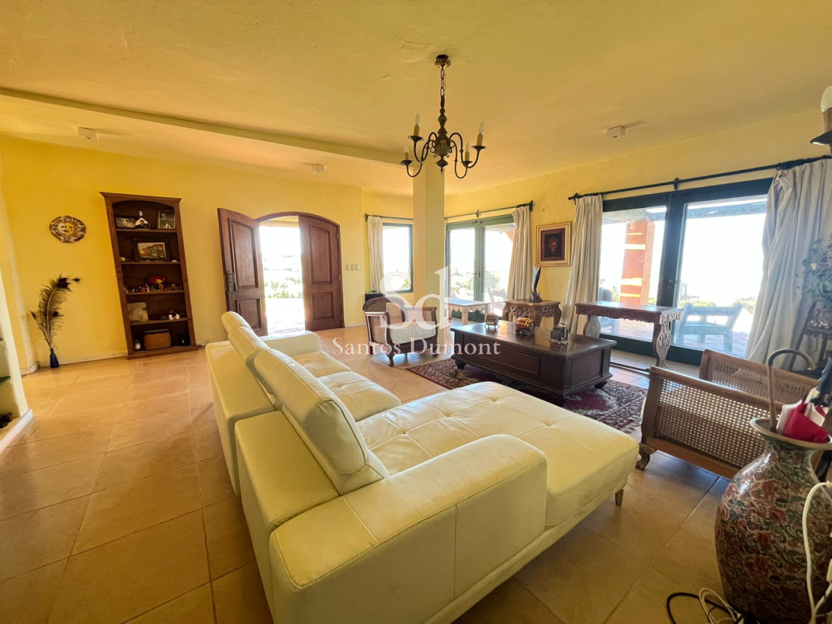 Casa ID.25328 - VENTA - EXCELENTE PROPIEDAD