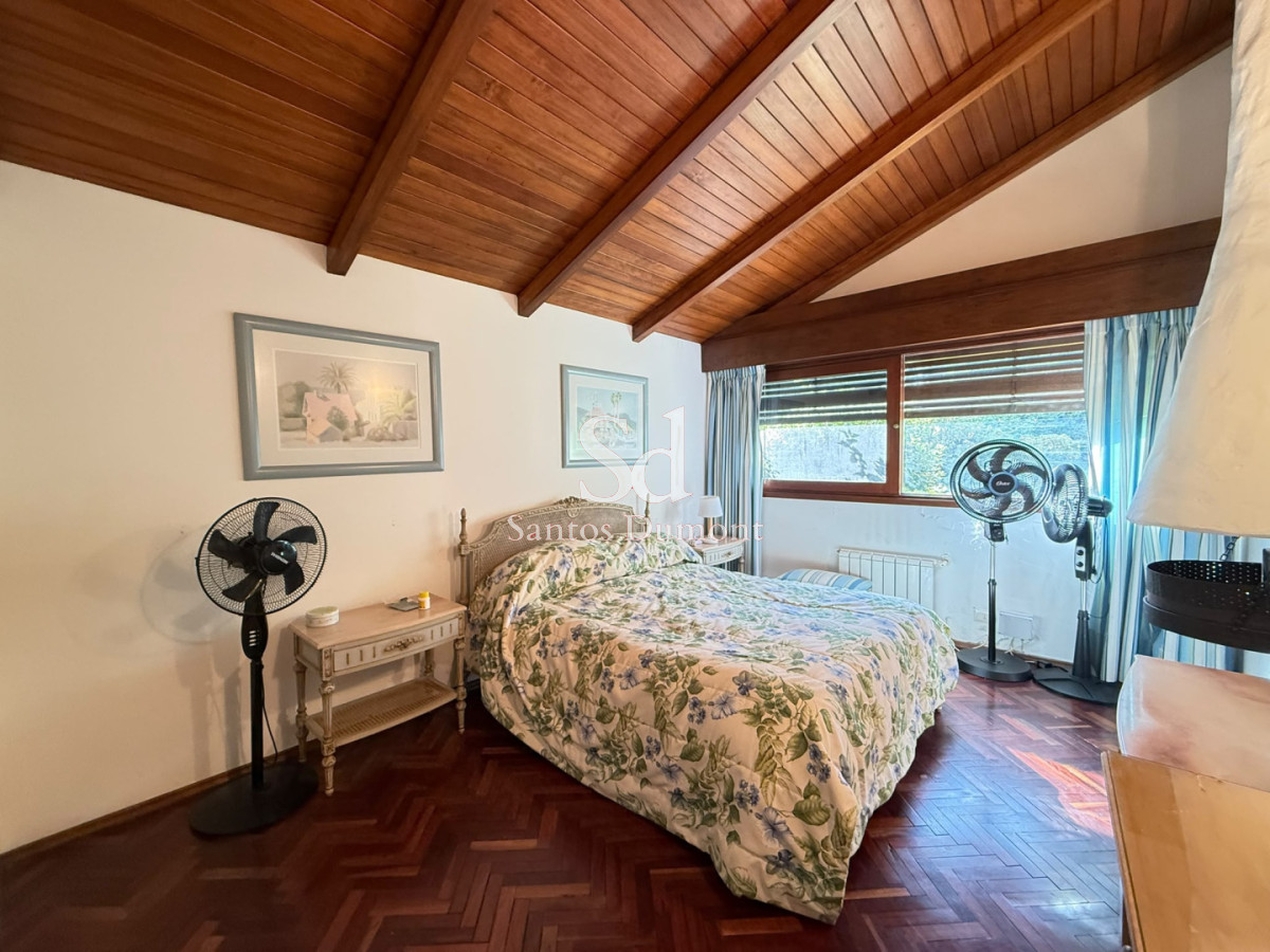 Casa ID.25788 - Venta Casa 5 dormitorios Punta del Este Playa Mansa