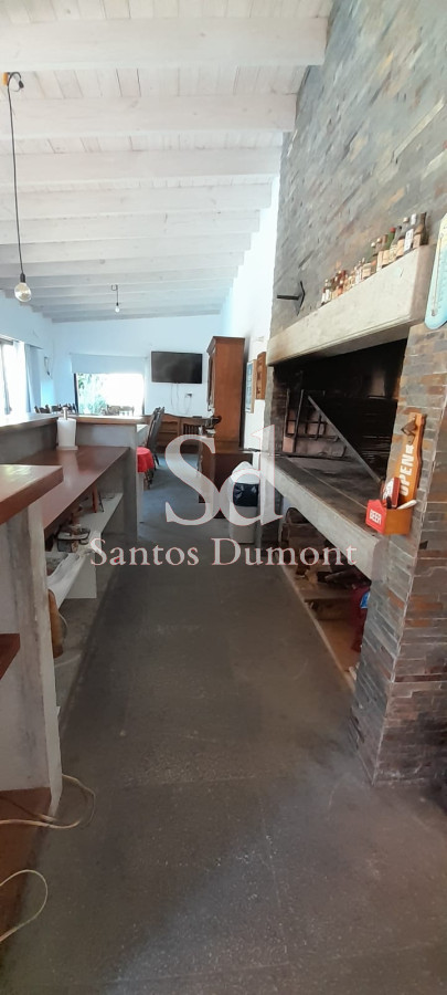 Casa ID.25003 - VENTA - EXCELENTE UBICACION