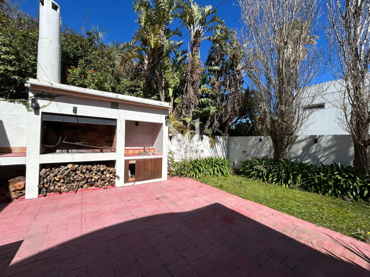 Casa ID.25854 - EN VENTA - Casa en zona Faro de Punta del Este a metros del Mar