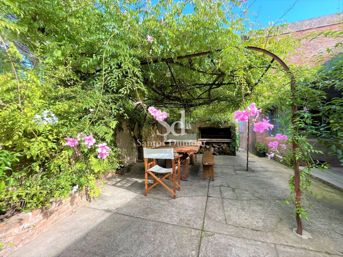Casa ID.11703 - VENTA - EXCELENTE UBICACION