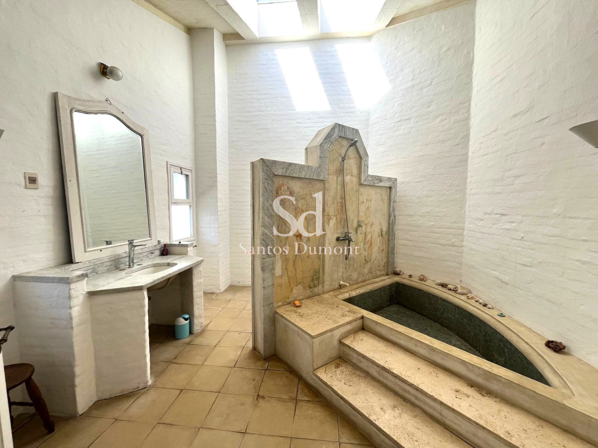 Casa ID.24519 - VENTA - ESPECTACULAR UBICACION