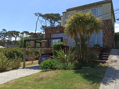 Casa en La Barra, Montoya