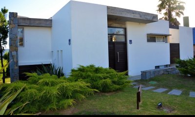 espectacular casa en venta - 6 dorms - El chorro