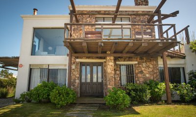 Espectacular casa - 4 dorms- frente al mar