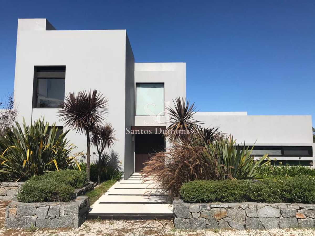 Chacra ID.13372 - Espectacular chacra - 4 Dorms - en venta 