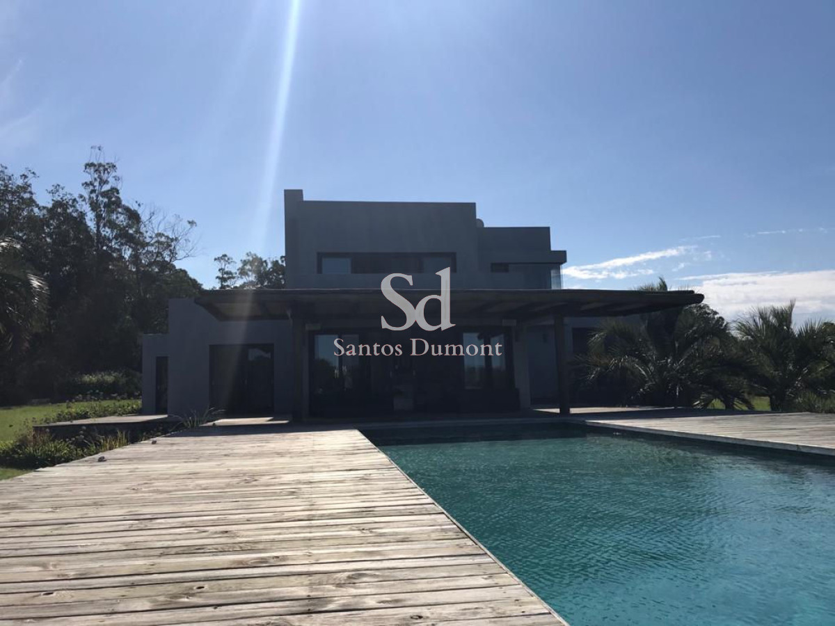 Chacra ID.13372 - Espectacular chacra - 4 Dorms - en venta 